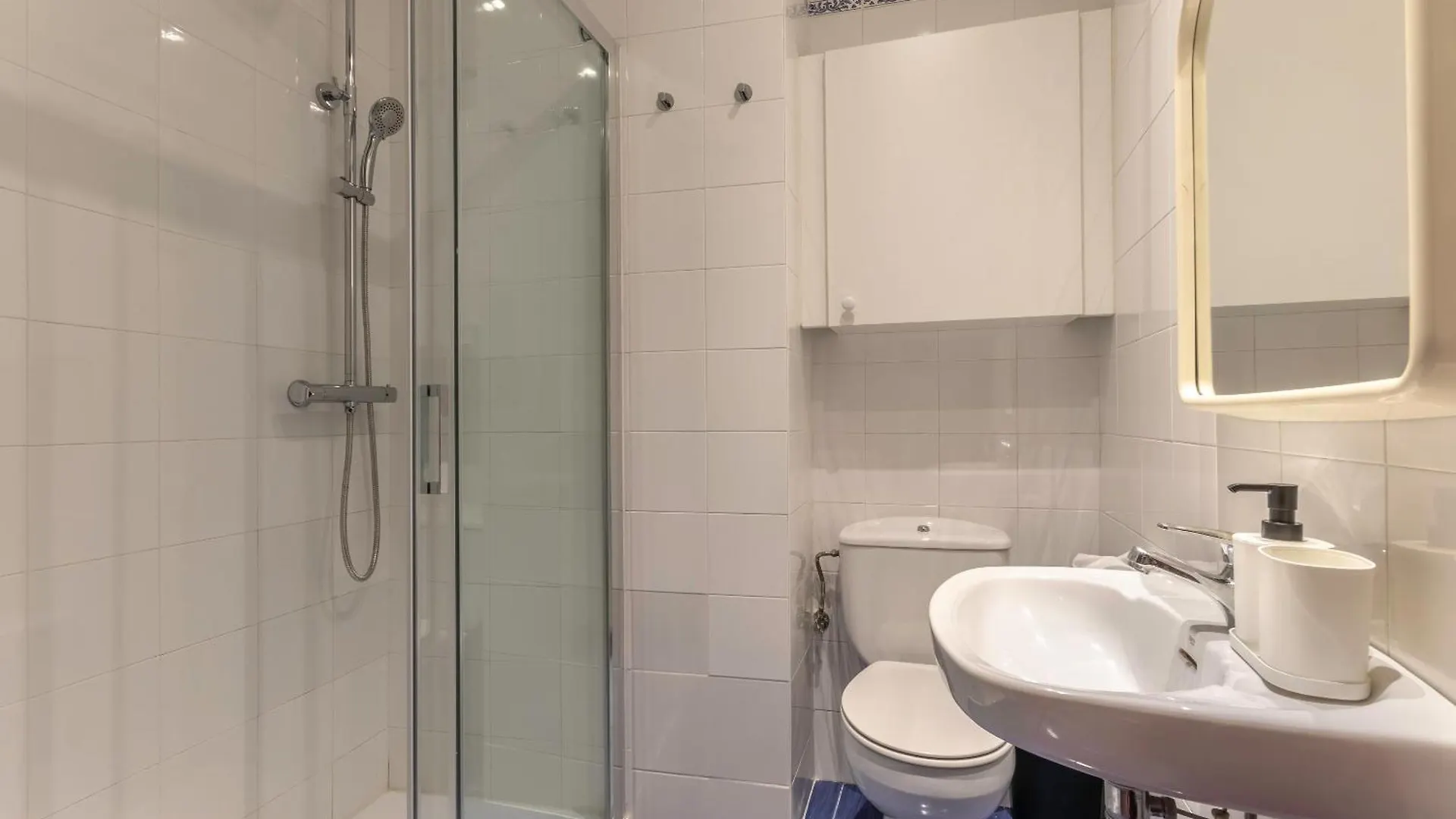 בילבאו Apartamento Uribitarte 0*,